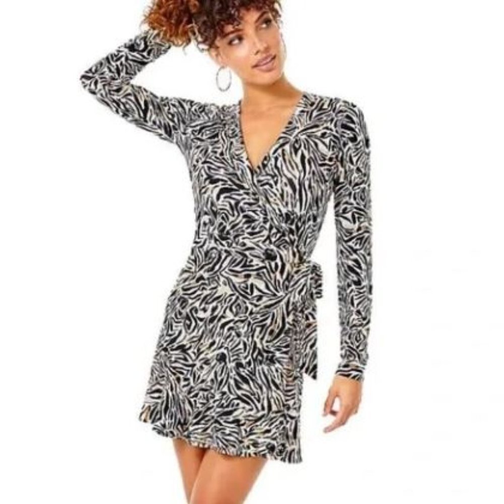 NWT Lilly Pulitzer Rilla Long Sleeve Romper in Onyx Can You Zee Me size Large